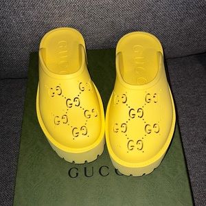 Authentic Gucci Slide / Mule